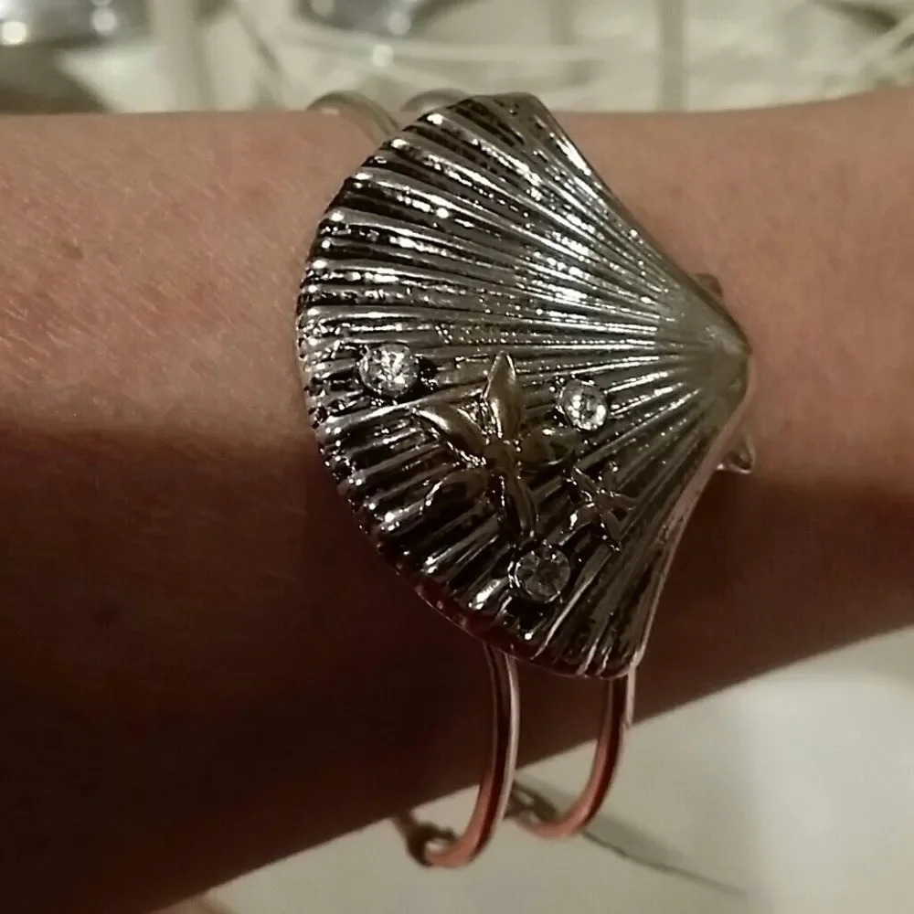 Periwinkle by Barlow Bracelet EUC‎